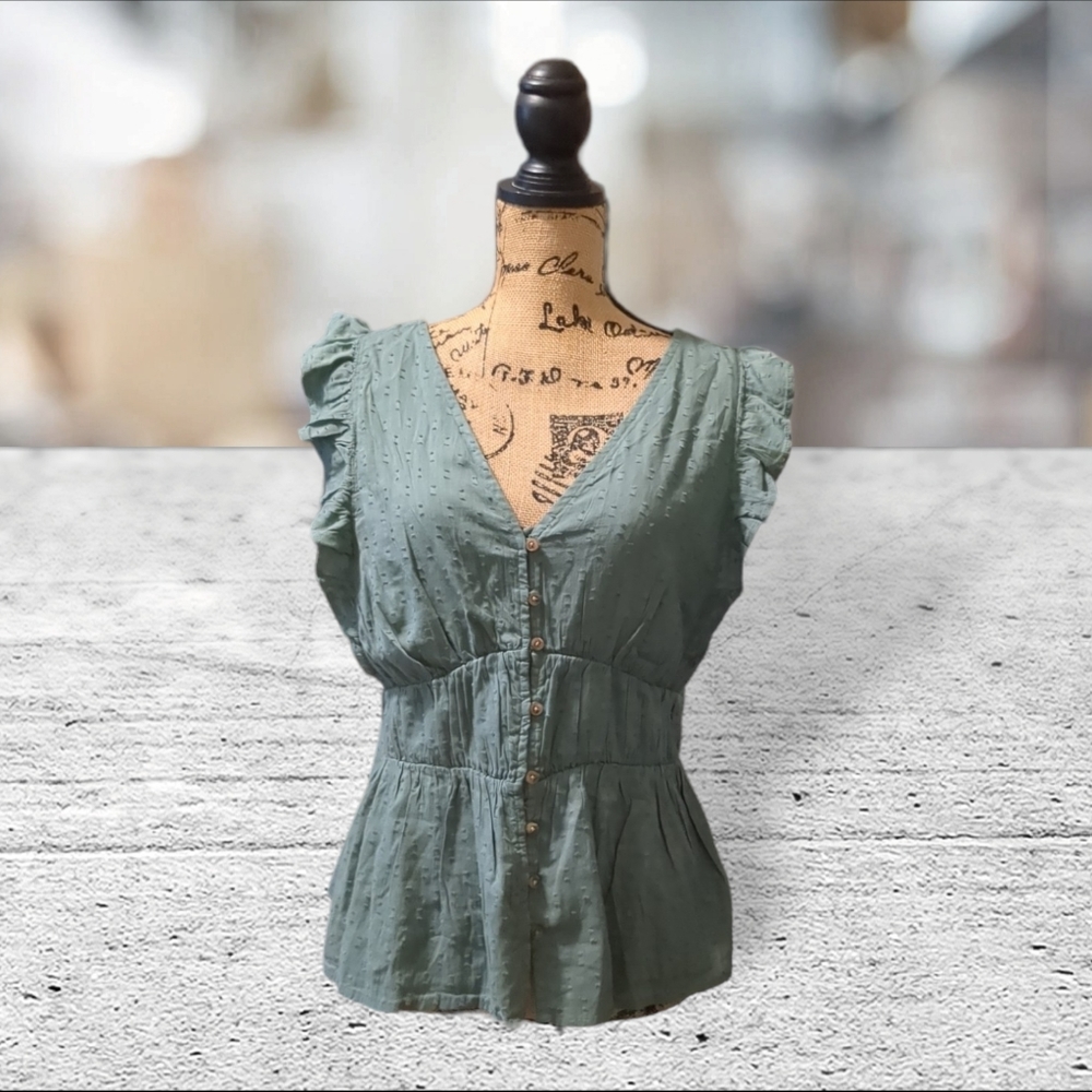 Old navy ruffled shirred backing sleeveless top size M